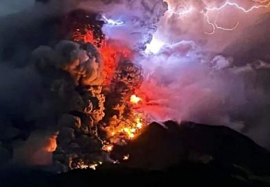 Gran erupción del volcán Ruang deja cientos de evacuados en Indonesia